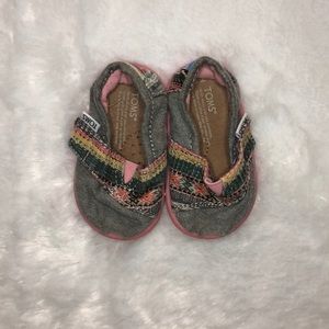 Baby girl toms